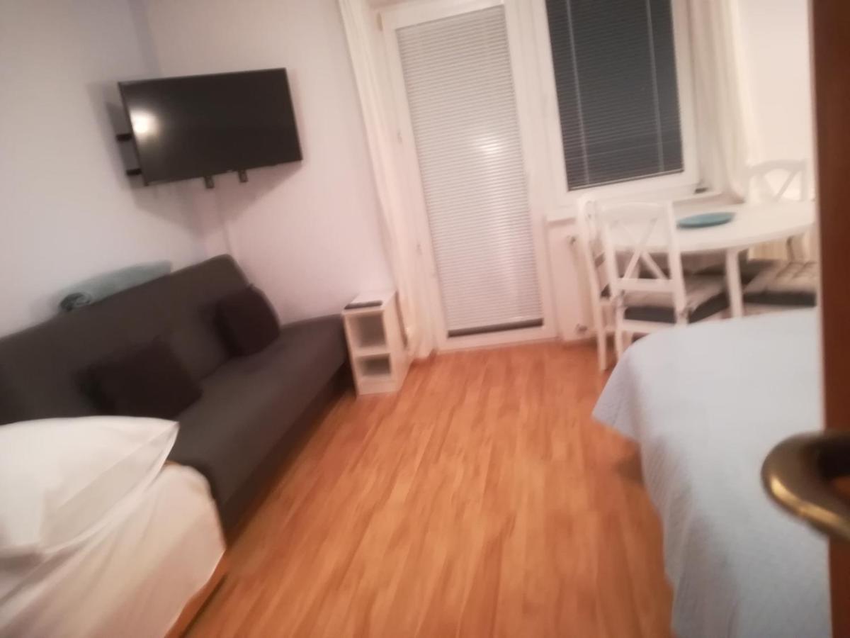 Pokoje Goscinne Jutrzenka Swarzewo Exterior foto
